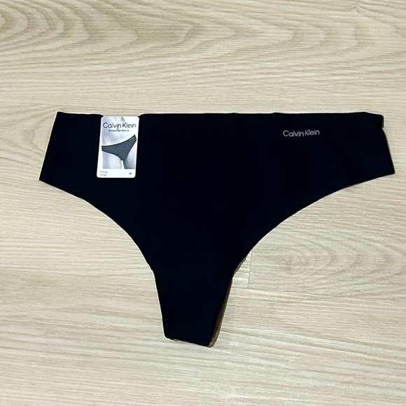 Calvin Klein Invisibles Micro Thong - Size Medium - Picture 3 of 8